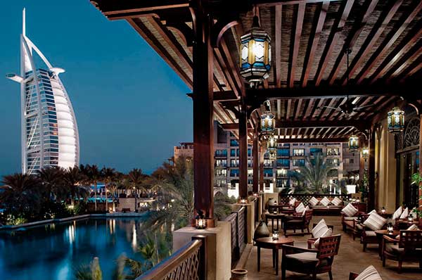 Vistas desde un restaurante al Burj Al Arab