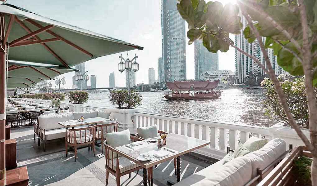 Vistas el Chao Phraya River restaurante hotel de lujo Bangkok