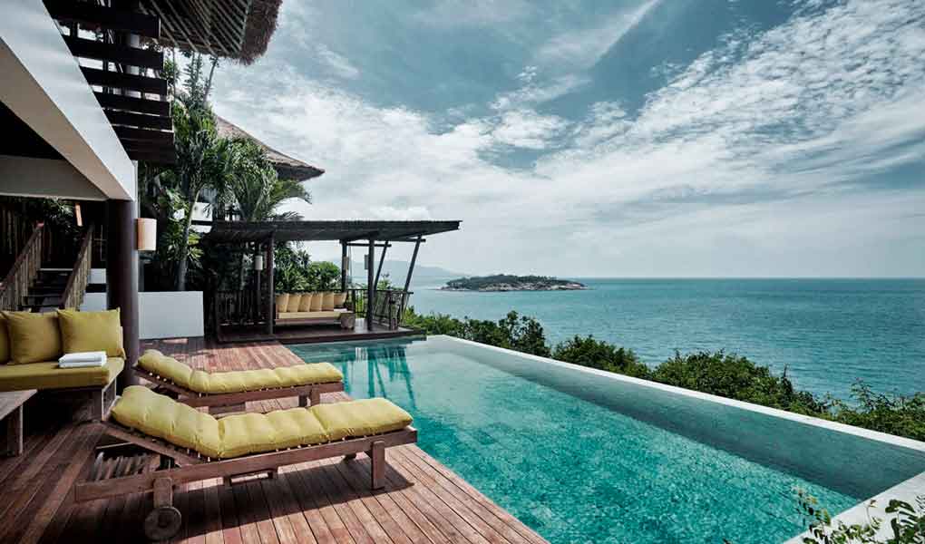 Piscina de la villa privada vistas al mar en Tailandia hotel de lujo