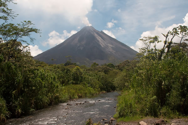 Vistas al volcán Arenal en Costa Rica 