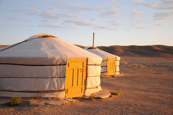 yurta Mongolia Luxury Lodge Gobi Three Camel Lodge