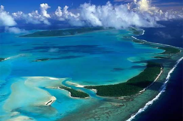 Islas Cook vistas desde el cielo agua cristalinas y color esmeralda