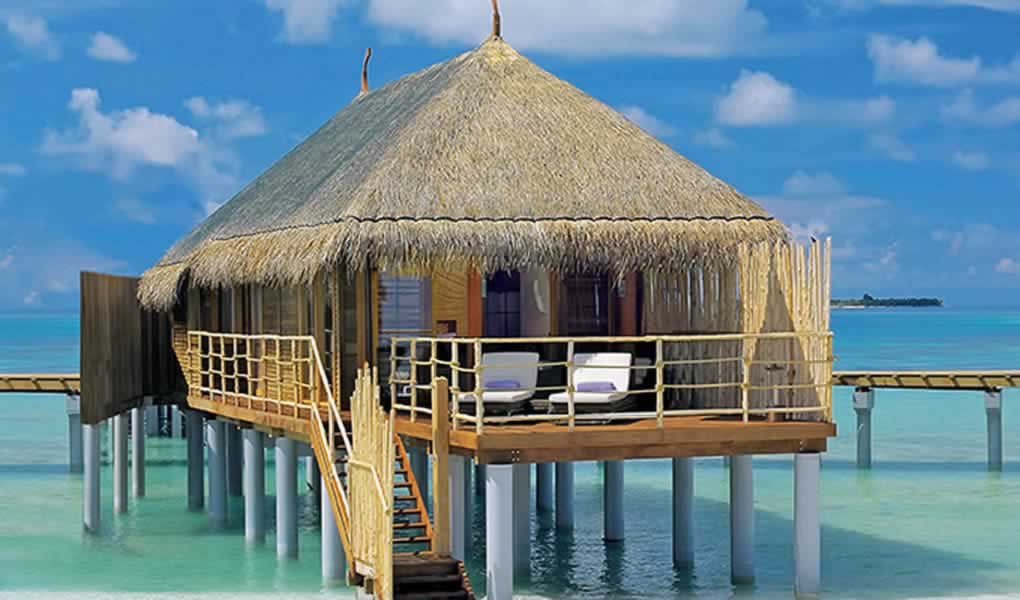 Overwater villa sobre el mar hotel Constance Moofushi en Maldivas
