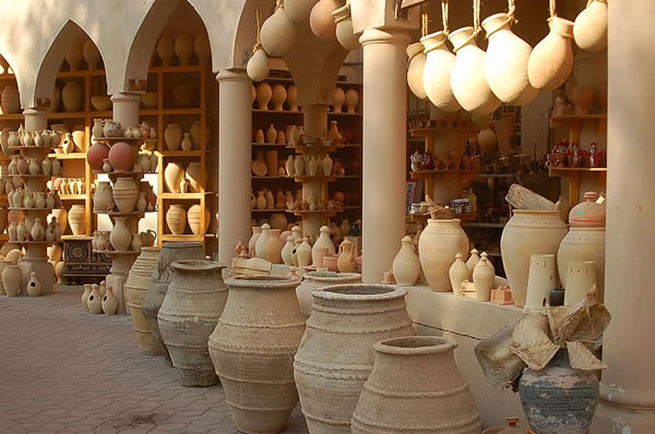 Artesanías mercado de Nizwa en Omán