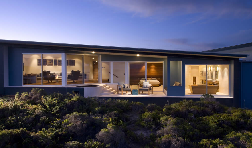 Habitación iluminada exterior hotel lujo Kangaroo Island en Australia