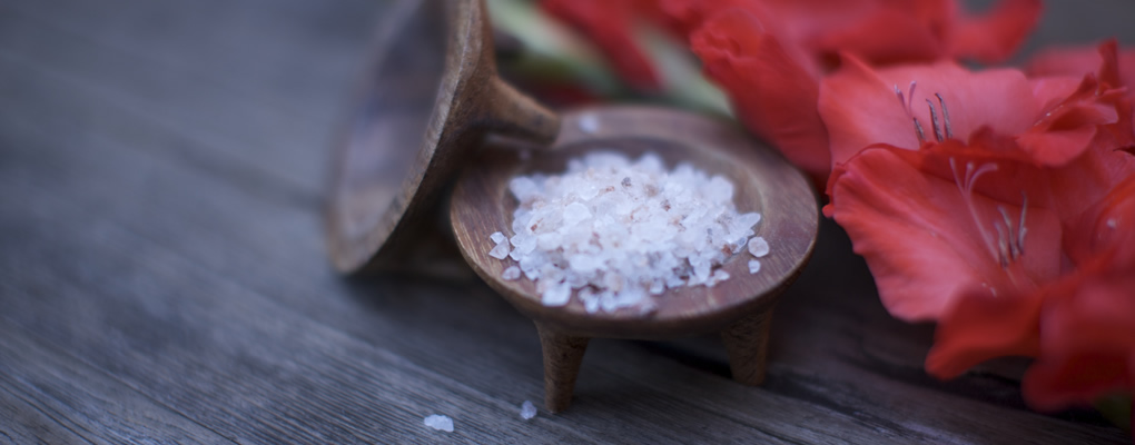 Sal Fiji y elementos tradicionales en madera Islas