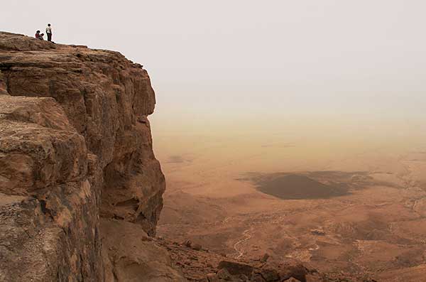 Crater Mitzpe Ramon en Israel vistas al desierto