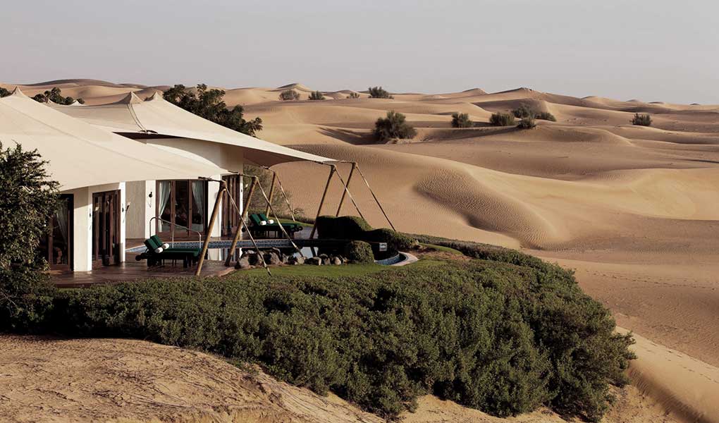 Suite con vistas al desierto en hotel de lujo Dubái