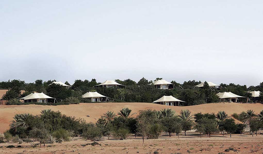 Suites vistas a lo lejos hotel de lujo Al Maha Desert Resort