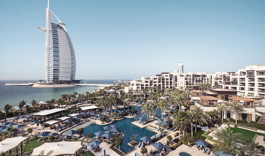 Piscina y zonas comunes Jumeirah Al Naseem vistas Burj Al Arab