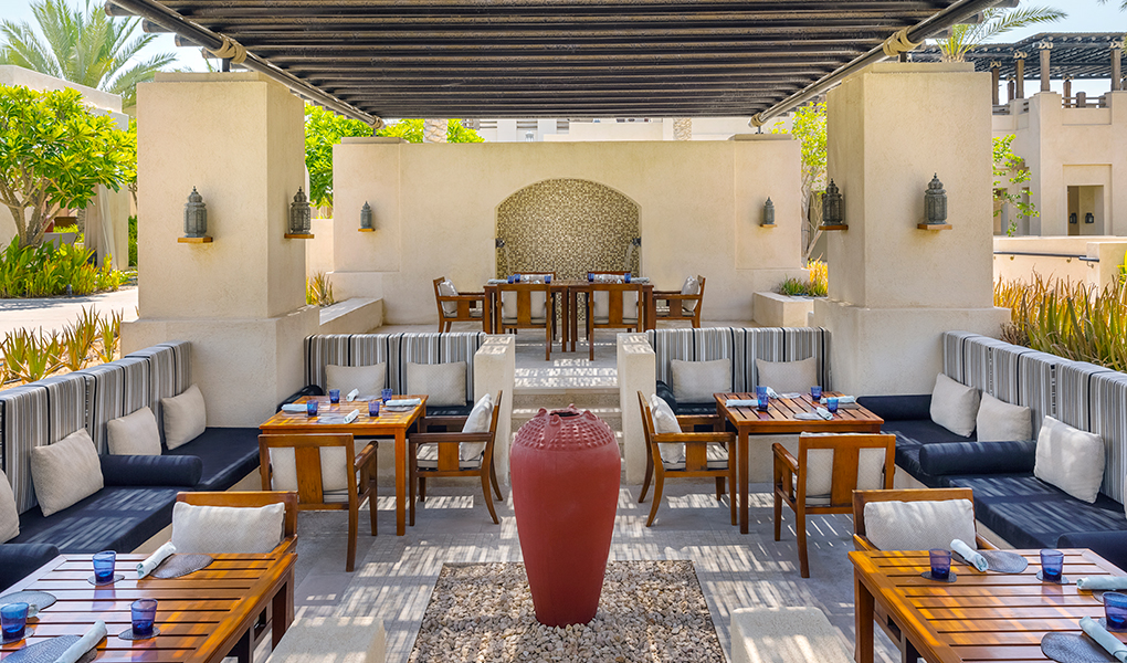 Restaurante exterior Al Wathba Desert Resort