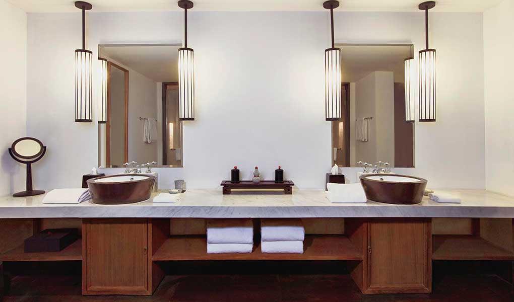 Iluminación baño en hotel Aman at Summer Palace