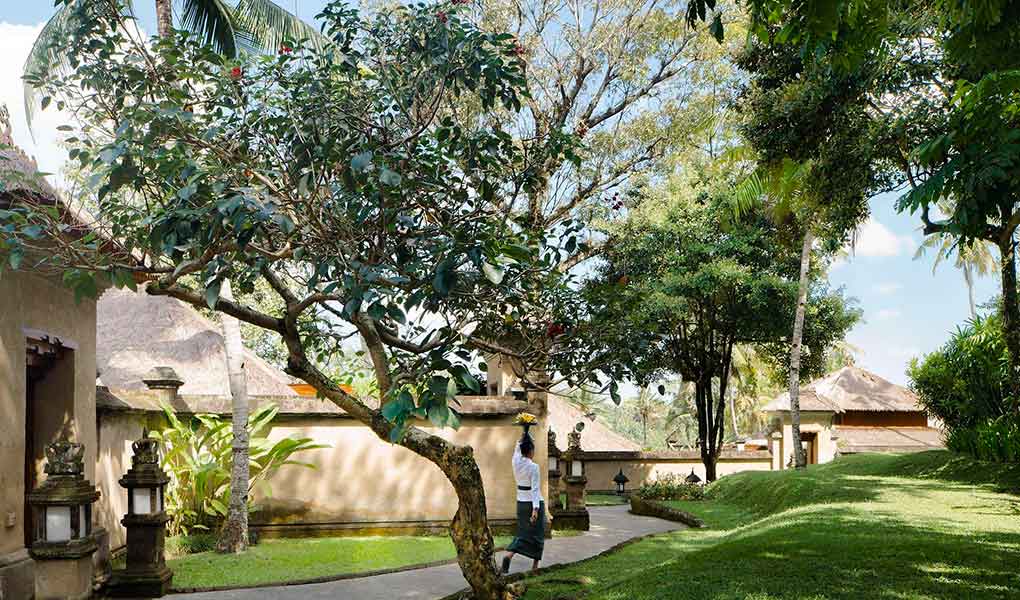 Jardines interiores del hotel Amandari en Ubud en Indonesia