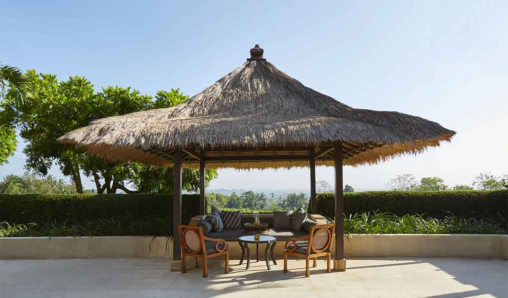 Terraza de la villa privada de lujo hotel Amanjiwo