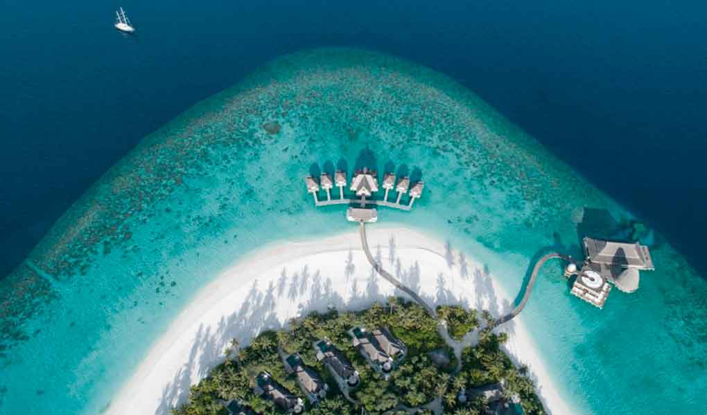 Vista aérea del hotel Anantara Kihavah Maldives