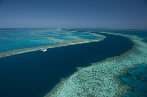 Mar de Australia diferentes tonalidades de azul barrera coral