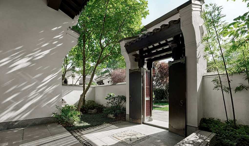Entrada a una de las villas del hotel Banyan Tree Hangzhou en China