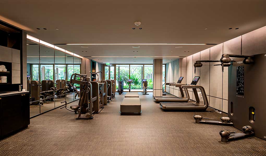 Gimnasio del hotel con maquinas de ultima generación