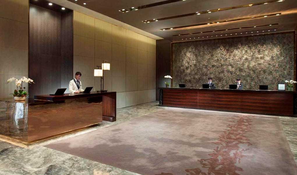 Recepción del hotel Conrad Beijing