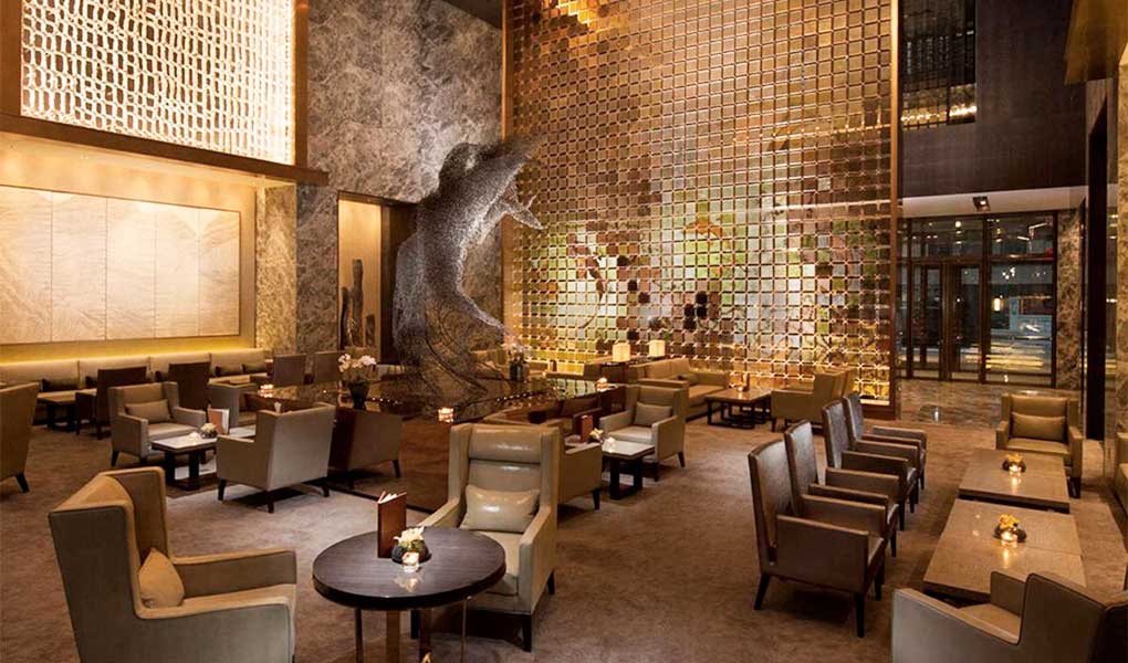 Restaurante por la noche del hotel de lujo en Pekín