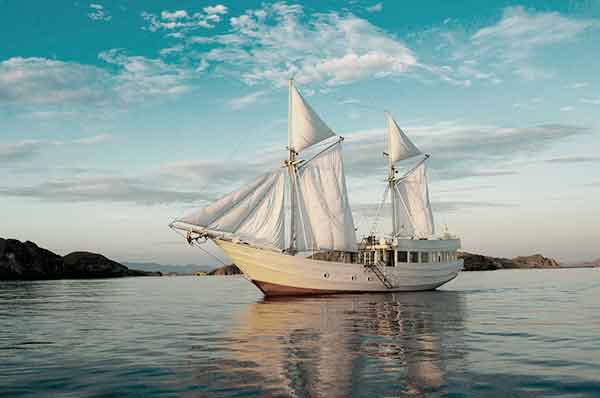 Crucero privado en Indonesia en yate Alexa