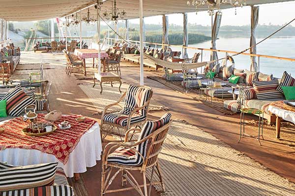 Deck superior del crucero Nilo  Nour el Nil en Egipto