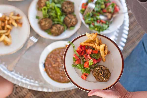 Comida a borde del crucero variedad de platos Egipto
