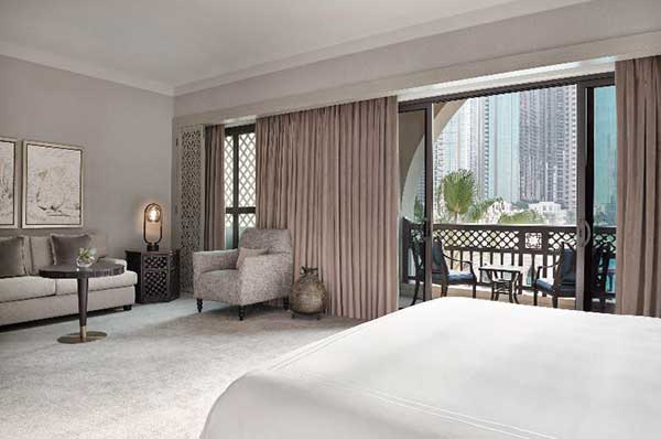 Habitación vistas a la laguna en el hotel Palace Downtown en Dubai