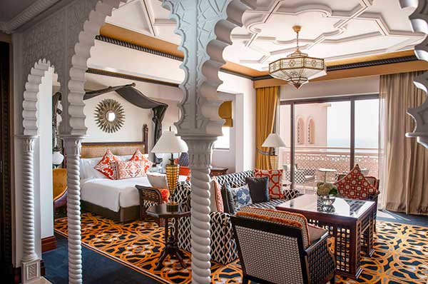 Interior de la habitación Jumeirah Al Qasr Dubai