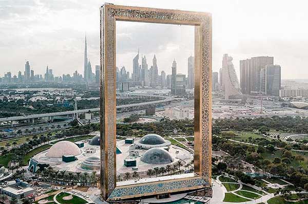 Vistas de la ciudad donde destaca el Dubai Frame