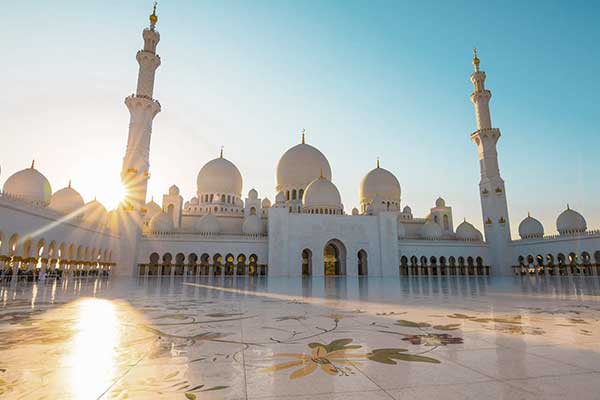 Visita en familia de la mezquita Abu Dhabi 