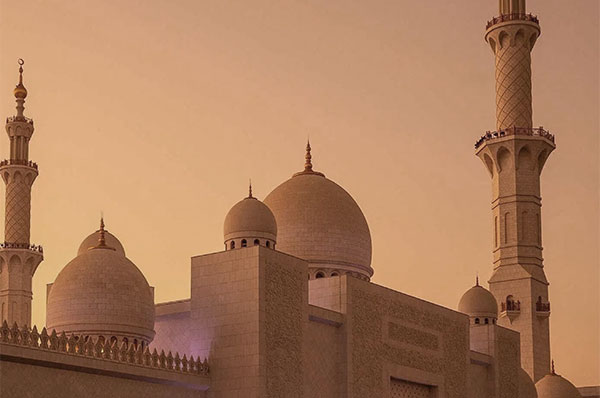 Ciudad de Emiratos Arabes por la tarde