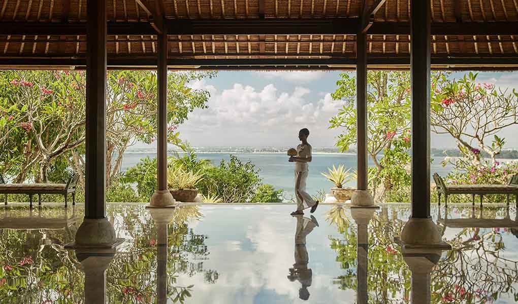 Entrada hotel de lujo en Bali Four Seasons Resort Bali At Jimbaran Bay