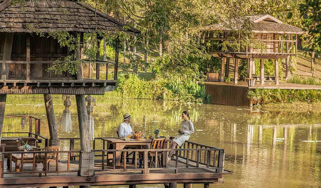 Fuente interior naturaleza del hotel de lujo Tailandia