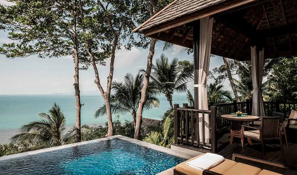 Vistas desde la habitación a la piscina privada lujo