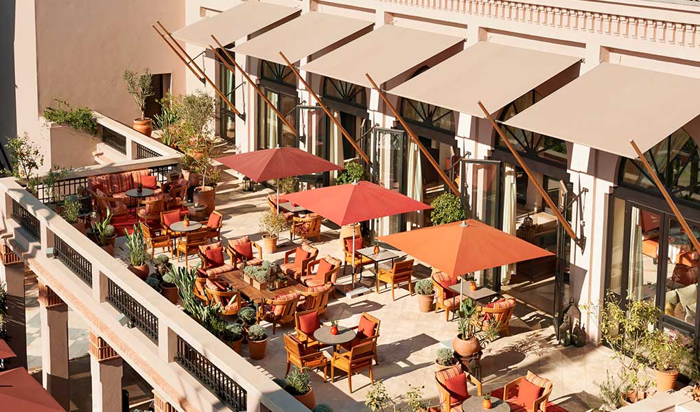 Terraza del restaurante del hotel lujo Four Seasons Resort Marrakech