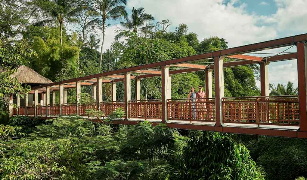 Puente de teca Four Seasons Resort Bali at Sayan en Ubud