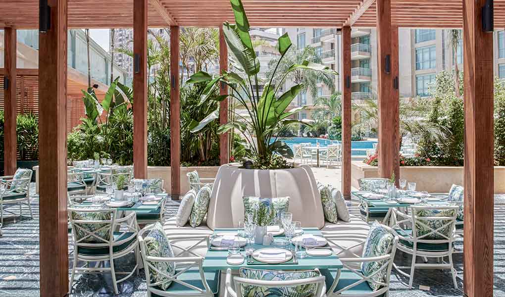 Ventanas en madera del restaurante en el Cairo