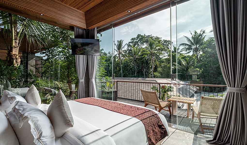 Vistas desde la habitación a los campos de arroz en Bali, Indonesia