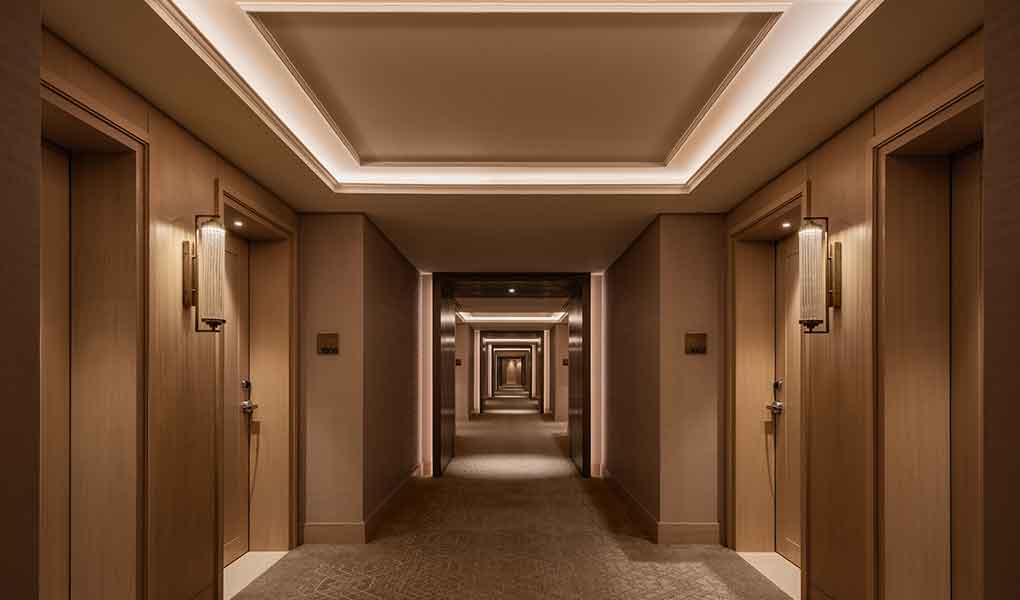 Pasillo hacia las habitaciones de lujo Hotel Giza Palace