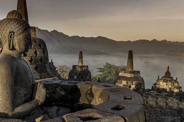 Templo de Borobudur viaje a medida a Indonesia con visitas guiadas