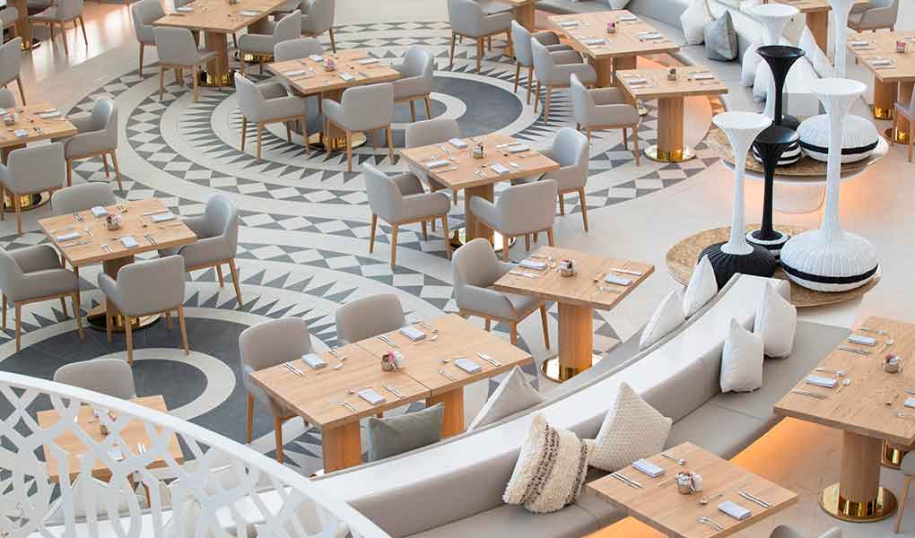 Vistas desde el piso superior del restaurante hotel Jumeirah Saadiyat Island