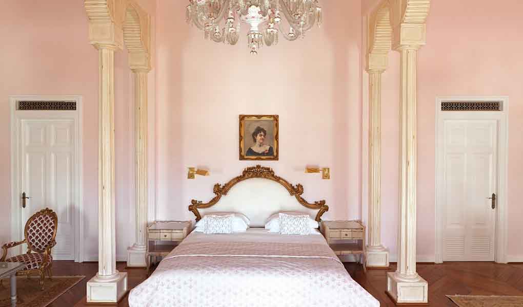 Habitación en rosa del hotel de lujo La Maison Bleue El Gouna Egipto