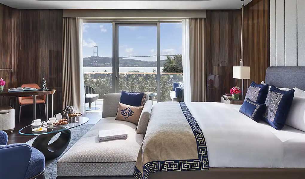 Decoración interior de la habitación del hotel Mandarin Oriental Bosphorus en Estambul