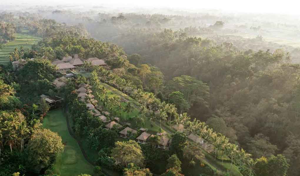 Maya Ubud Resort en medio de la naturaleza en Indonesua