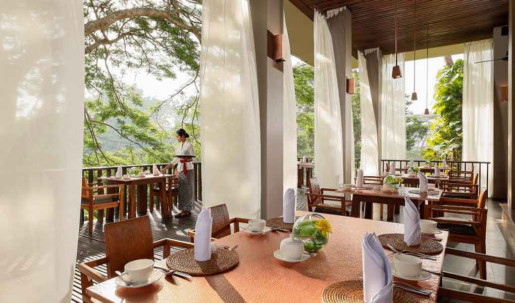 Restaurante del hotel Maya Ubud Resort en Bali