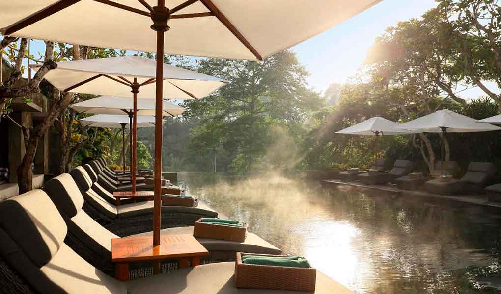 Zonas comunes exteriores del hotel Maya Ubud Resort en Bali