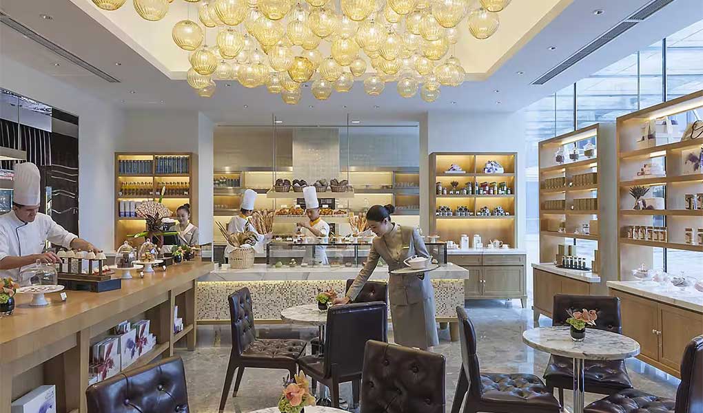 The Mandarin Oriental Pudong restaurates