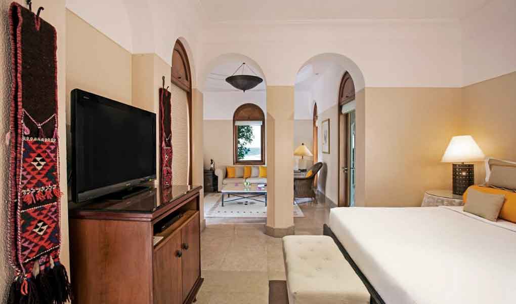 Decoración interior de habitación de lujo del hotel