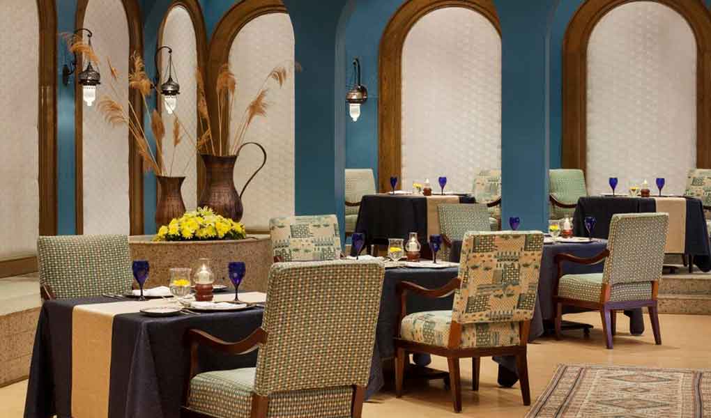 Restaurante de lujo interior del hotel Oberoi Sahl Hasheesh
